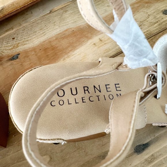 NWOB - Journee Collection‎ Tan Sandals Studs Platform 8.5 - Picture 7 of 10